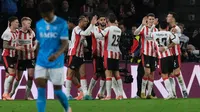 PSV da la sorpresa de la jornada y golea al Napoli en Champions League