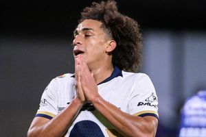 “Fue un choque”: Nathan Silva defiende a Carrasquilla por entrada a Kevin Mier