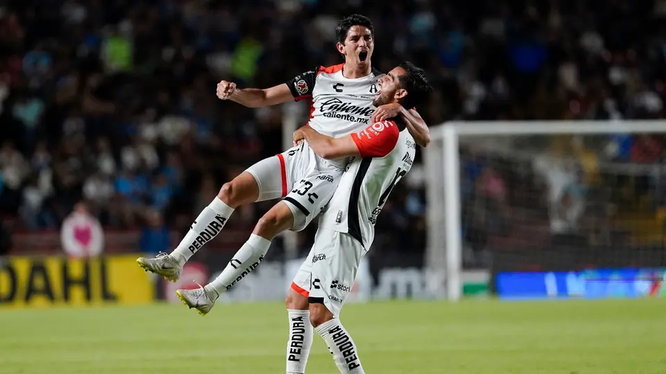 Carlos Orrantía es nominado al Premio Puskas por golazo de volea ante Querétaro