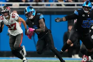 Jahmyr Gibbs y una defensiva inquebrantable guían victoria de Lions contra Buccaneers