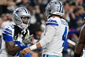 Los Cowboys aplastan a los Raiders y regresan a la senda del triunfo