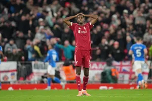 Liverpool rescata empate, de milagro, ante Sunderland con autogol