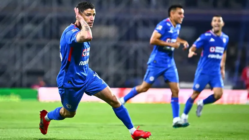 ¡De la mano del capitán! Nacho Rivero anota golazo ante América para voltereta de Cruz Azul