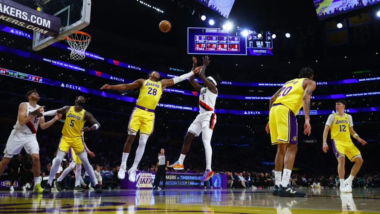 Mark Walter finaliza la compra de la mayoría de acciones de los Lakers | AP