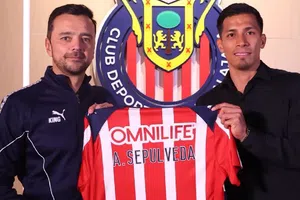 ‘No seas como Chicharito’: Ángel Sepúlveda recibió contundente mensaje en su llegada a Guadalajara