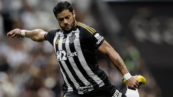 ¡Bestia imparable! Hulk hace golazo de tiro libre en la última jornada del Brasileirao