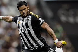 ¡Bestia imparable! Hulk hace golazo de tiro libre en la última jornada del Brasileirao