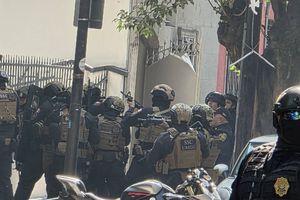 Filtran VIDEO de balacera entre policías y presuntos extorsionadores cerca del Ángel de la Independencia