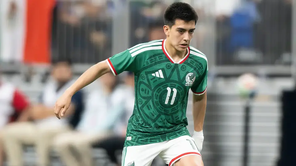 Gilberto Mora sorprende en el Top 100 de The Athletic de cara al Mundial 2026