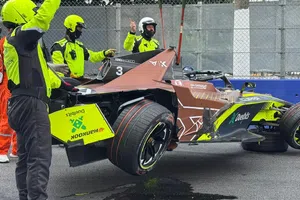 Pepe Martí, piloto de Fórmula E, sufre brutal accidente en su debut