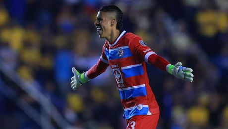 Kevin Mier vuelve a la acción con Cruz Azul