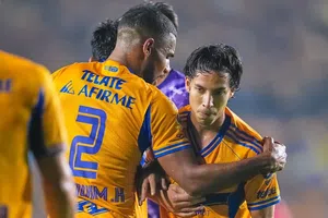 El polémico gesto de Diego Lainez que desató la furia de los jugadores de Xolos