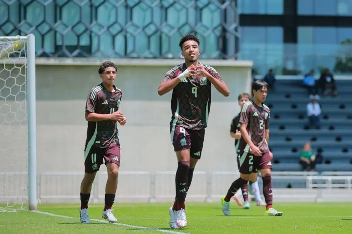Kimbrough con las Selecciones Menores de México | IMAGO7
