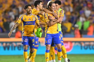 Uriel Antuna y Sebastián Córdova: Los números de los jugadores que quiere Pumas