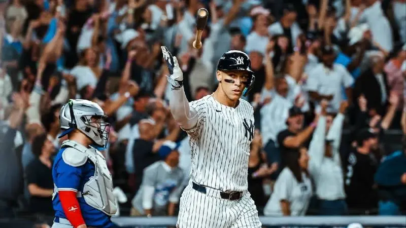 Aaron Judge de los Yankees de Nueva York tras embalar un cuadrangular | @Yankees