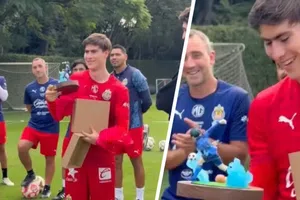 ¡Bara, bara! Esto cuesta el regalo que le dio Amaury Vergara a la Hormiga González