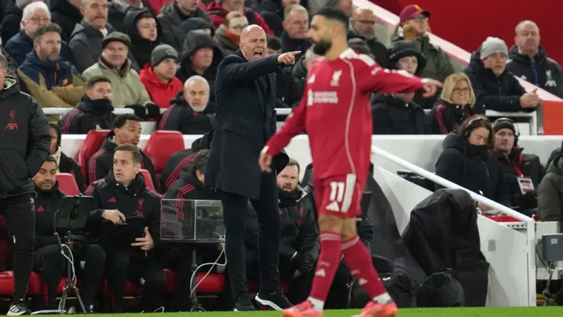 Arne Slot responde a las palabras de Mohamed Salah y aumenta la tensión en Liverpool