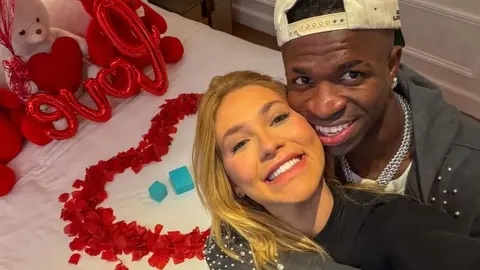 ¡Que viva el amor! Vinicius Jr confirma su relación con Virginia Fonseca