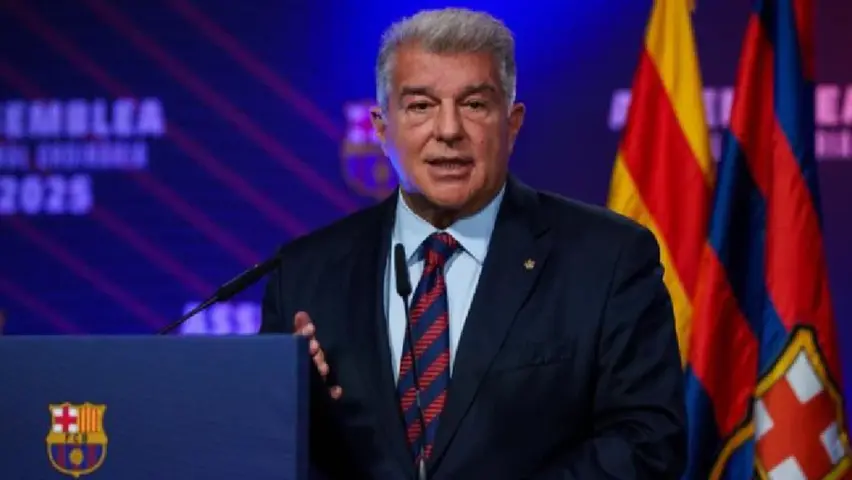 Laporta, presidente del Barcelona, en asamblea | @FCBarcelona