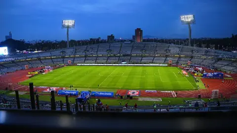 Afición del América ‘roba’ el pebetero de C.U. y manda mensaje a Cruz Azul