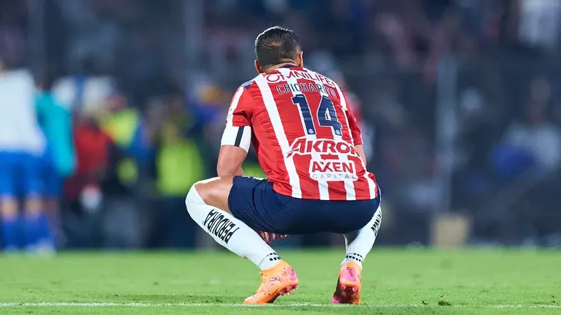 Sergio Dipp defiende a Chicharito tras su penal fallado y descarta que afecte su trayectoria