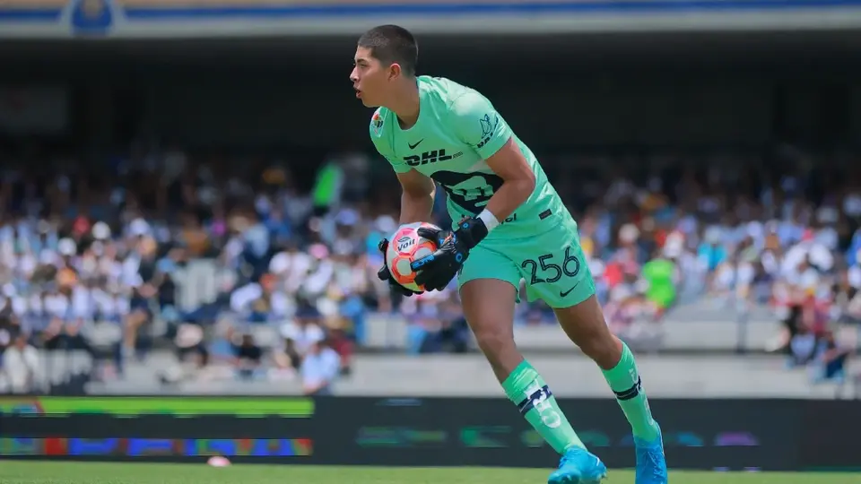 ¿Qué jugadores debutaron en el Apertura 2025 y cuántos minutos jugaron?
