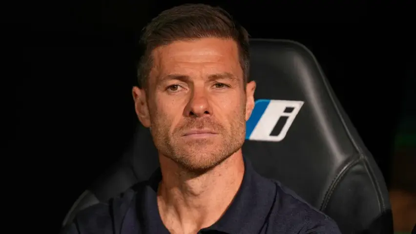 Xabi Alonso no pudo convencer al vestidor del Real Madrid| AP