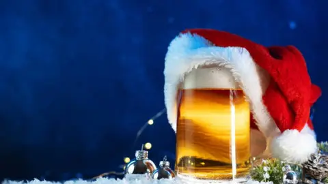 Alcohol pirata en Navidad y Año Nuevo: así puedes identificar bebidas falsas
