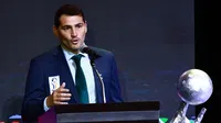 Iker Casillas demuestra amor por México en su investidura al Salón de la Fama del Futbol Internacional