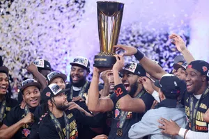 Knicks ganan la Copa NBA tras remontar y vencer a Spurs