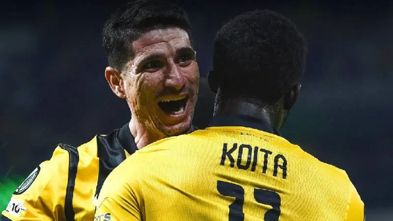 Victoria del AEK Atenas | @AEK_FC_OFFICIAL