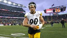 TJ Watt, linebacker de Steelers, fue hospitalizado por molestias en los pulmones