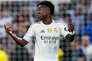 ¿Se arrepintió? Vinicius ofrece disculpas tras gesto en el Real Madrid - Barcelona