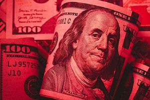 Dólar hoy 1 de diciembre de 2025: Peso mexicano impone condiciones al billete verde