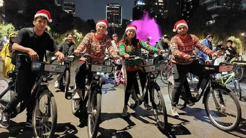 Último Paseo Nocturno del año: lánzate a rodar por CDMX con espíritu navideño