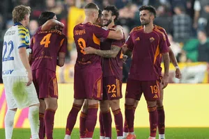 Roma se mantiene en los primeros puestos tras victoria ante Parma