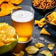 Proponen nuevo impuesto en CDMX para papitas, refrescos, alcohol, chocolates y más