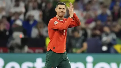¿Vestidor roto? Compañero de Cristiano Ronaldo en Portugal lanza burla contra 'CR7'