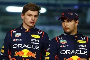 Checo Pérez asegura que ningún piloto es capaz de 'sobrevivir' con Max Verstappen como compañero