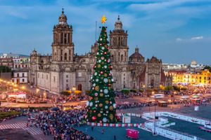 ¿Cuándo encienden el alumbrado navideño del Zócalo en CDMX?