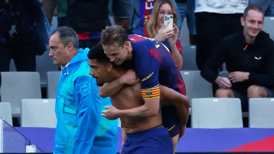 Barcelona derrota con drama a Girona gracias a un gol de último minuto de Ronald Araújo