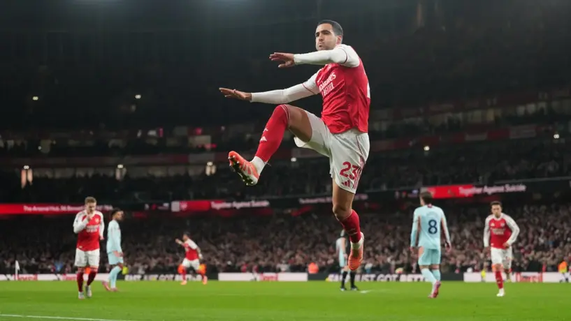 Arsenal vence a Brentford en casa y se afianza como líder en la Premier League