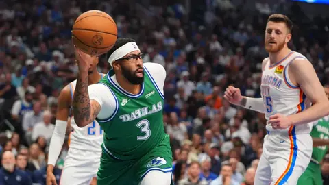 Anthony Davis viaja a México entre rumores sobre baja por lesión para enfrentar a Pistons
