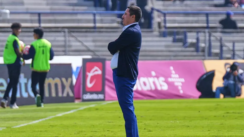 Tuca Ferretti critica actitud de Efraín Juárez ante la Rebel: "Innecesario, tú te enfilas al vestidor"