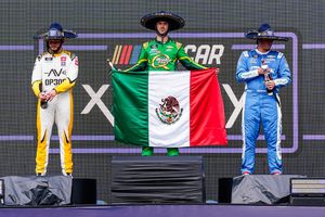 ¡Se queda en la NASCAR! Daniel Suárez tiene nuevo equipo para la Temporada 2026