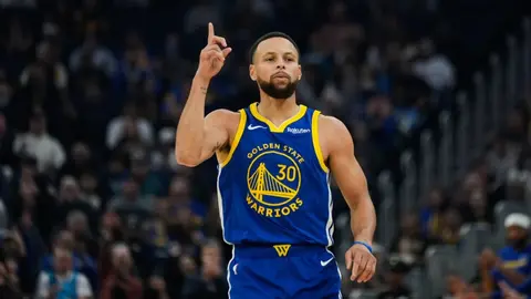 ¡Un VIP, un VIP! Stephen Curry es fan de Bad Bunny y canta una de sus canciones