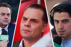 Faitelson y Andrés Vaca tienen impactante encuentro con Martinoli en pleno aeropuerto