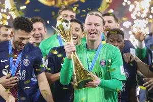 ¡Arquero preparado! Matvéi Safónov, del PSG, atajó cuatro penales a Flamengo gracias a un acordeón