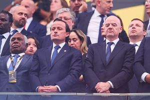 Víctor Velázquez, presidente de Cruz Azul, se reunirá con Mikel Arriola, titular de la FMF, tras lesión de Kevin Mier