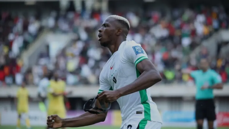 Victor Osimhen rompe el silencio acerca de su salida del Napoli: 'Me trataron como perro'